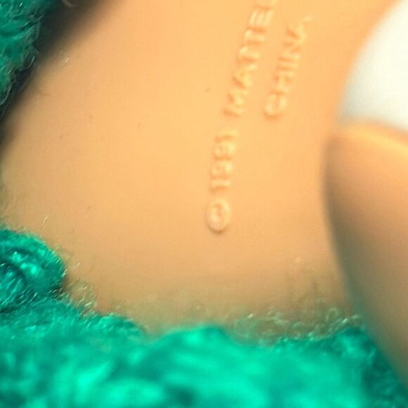 Vintage Barbie 1991 Blonde Hair Blue Eyes with a Stunning Crochet Dress - Picture 7 of 11